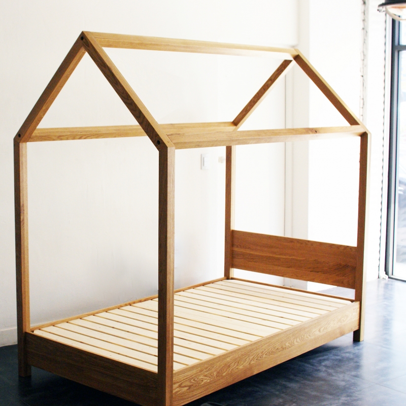 urbanworks canopy bed