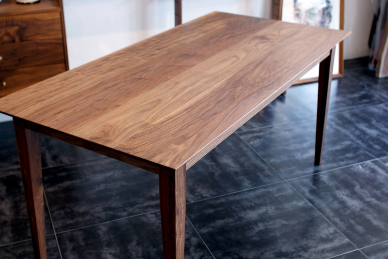 urbanworks modern walnut table